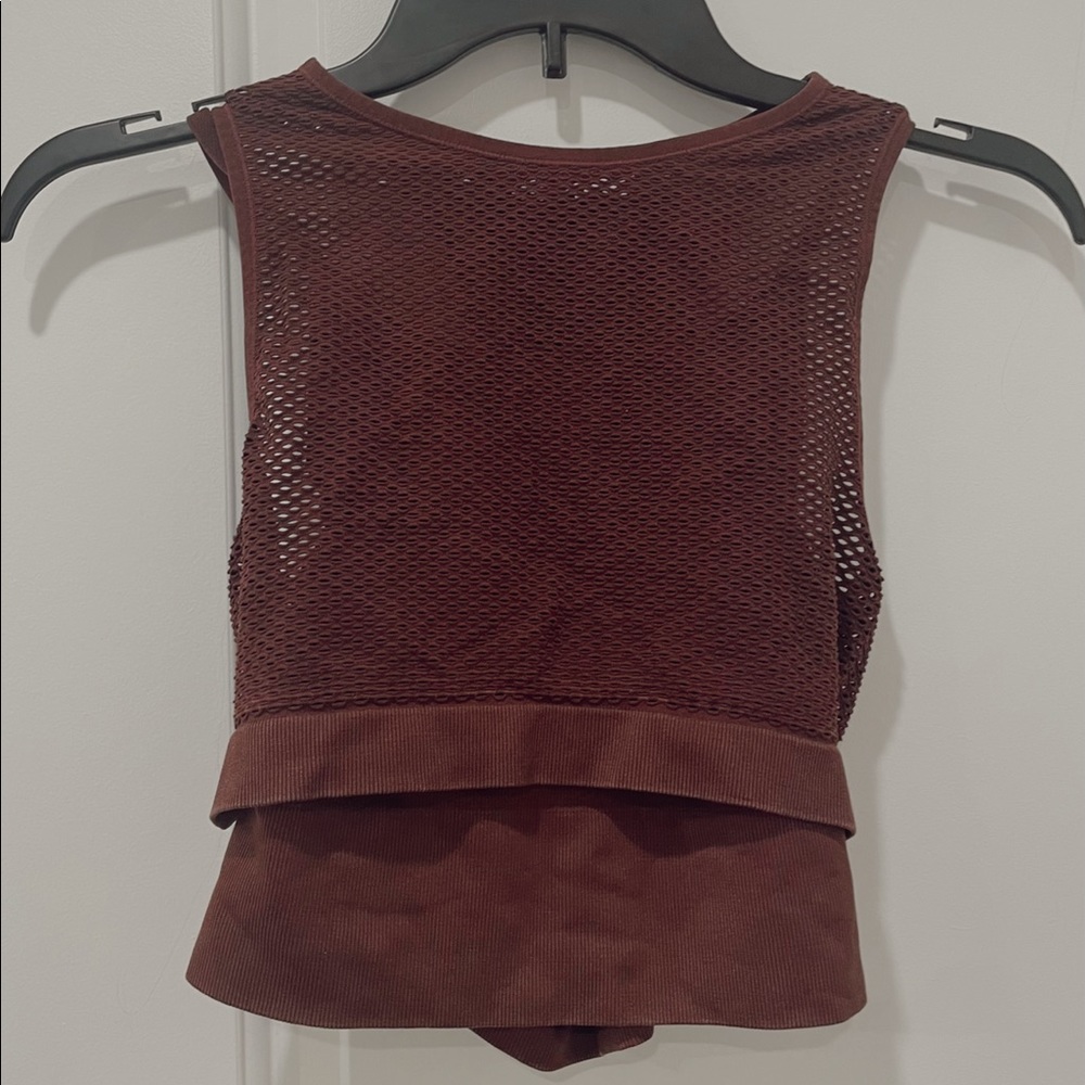 WOMEN’S WORKOUT TANK TOP